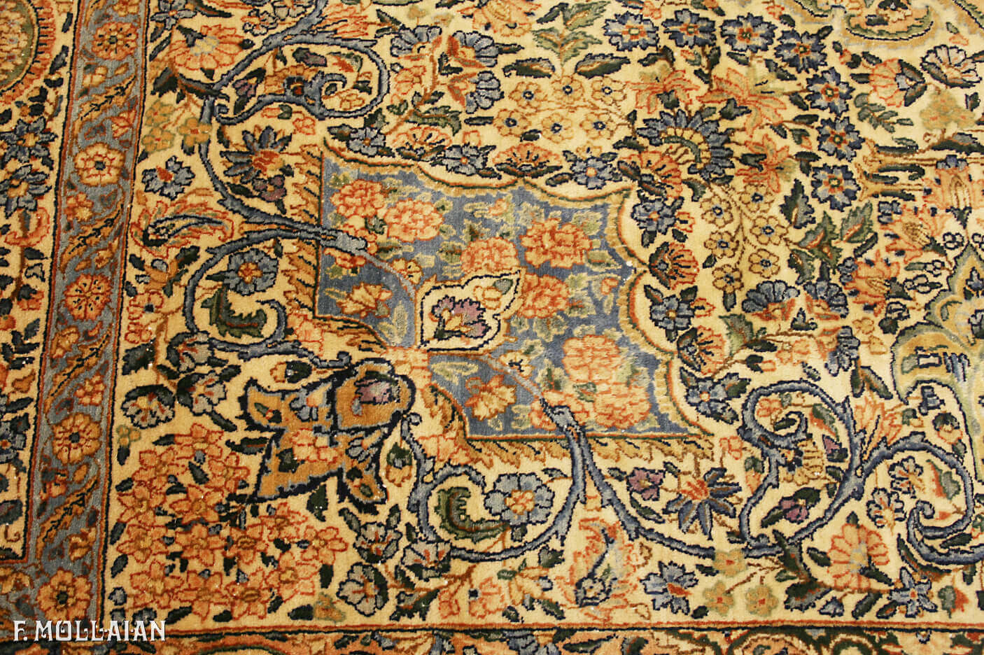 A Very Larg Antique Persian Kerman Carpet n°:28636182